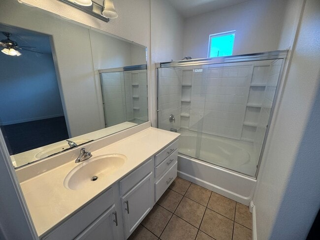 Building Photo - Spacious 2 Story Condo In Westlake Villas