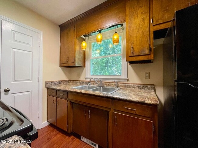 Building Photo - 3804 Brandywine Dr
