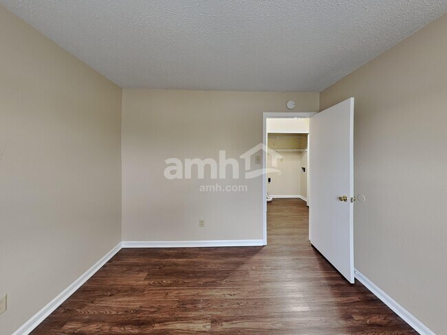 Building Photo - 5969 Claymont Blvd