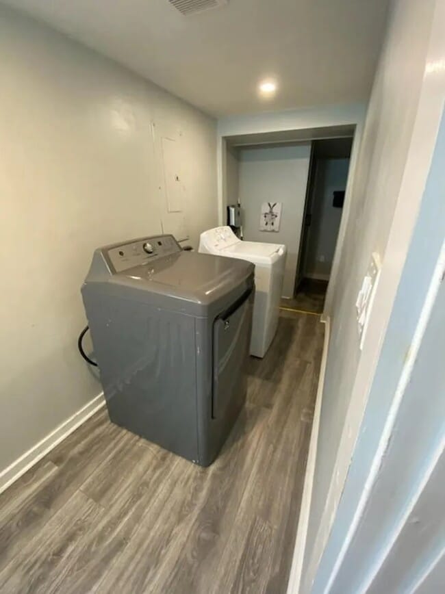 Building Photo - 221-233 Washington