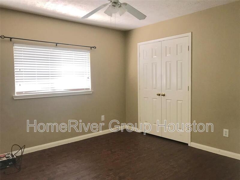 Building Photo - 3536 Pine Valley Dr