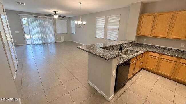 Building Photo - 41320 W Palmyra Ln