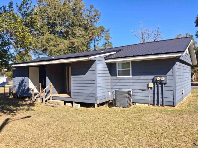 Building Photo - 1103 Gaines Dr