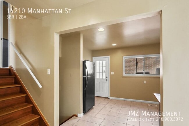 Building Photo - 14210 Manhattan St