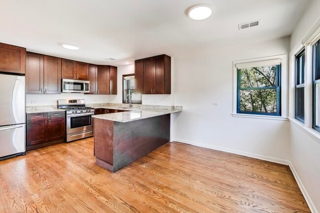 Building Photo - 1108 Fortuna Ave