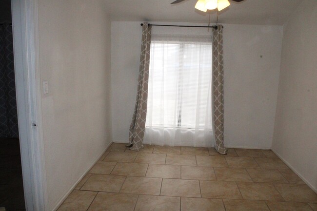 Building Photo - 1 Bedroom, 1 Bathroom House in Antioch wit...