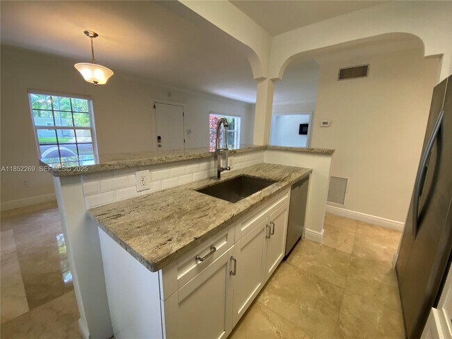 Building Photo - 5940 SW 47th St