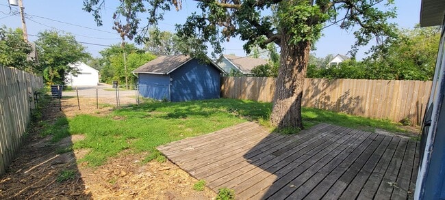 Building Photo - 3 Bedroom House