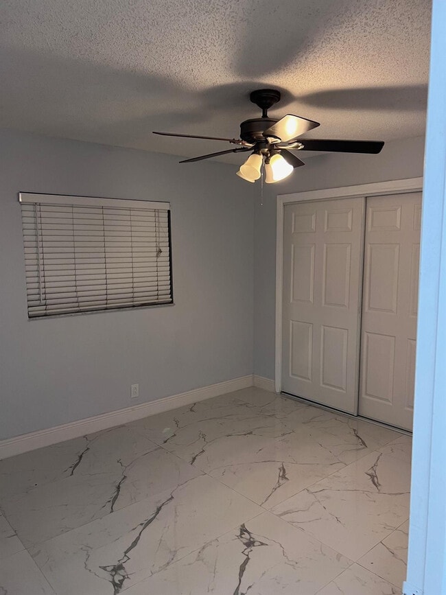 Building Photo - 165 NW 78th Ave