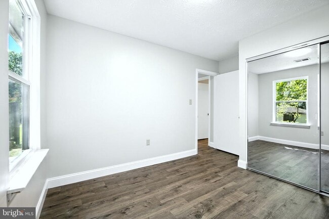 Building Photo - 3295 Jesmond Ct