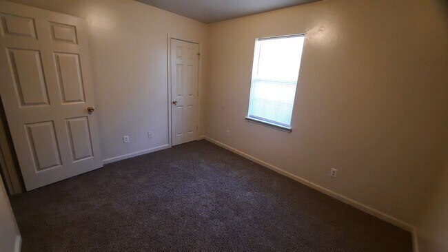Building Photo - 154 Garden Trail