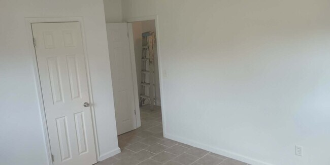Building Photo - 1239 Morgan Dr