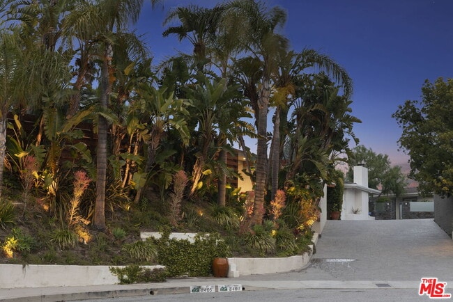 Building Photo - 8405 Edwin Dr
