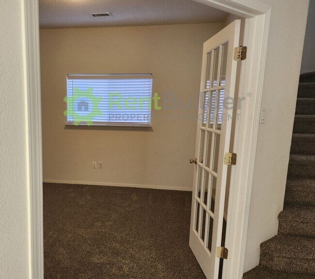 Building Photo - Stunning 5-Bed Northern Hills Home – Now Just $2,395/Month!