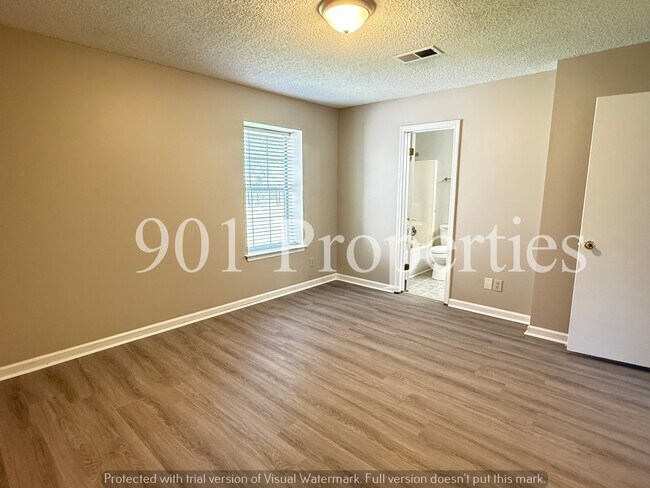 Building Photo - 383 Colonial Dr