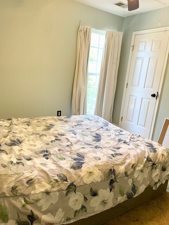 Building Photo - 205 Marcie Rush Ln