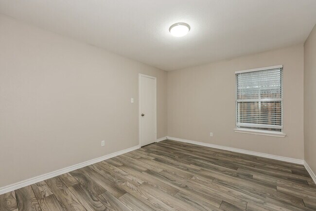 Building Photo - 1159 Whispering Meadows