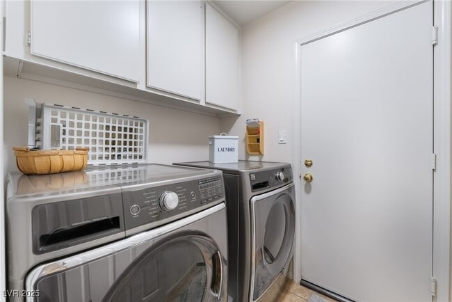 Building Photo - 8628 Highacre Dr