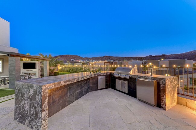 Building Photo - LUXURY 5 BED 4.5 BATH IN THE CANYONS 89052