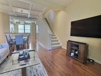 Building Photo - Ideally Located 3 Bedroom Townhouse with Cahill Park Views