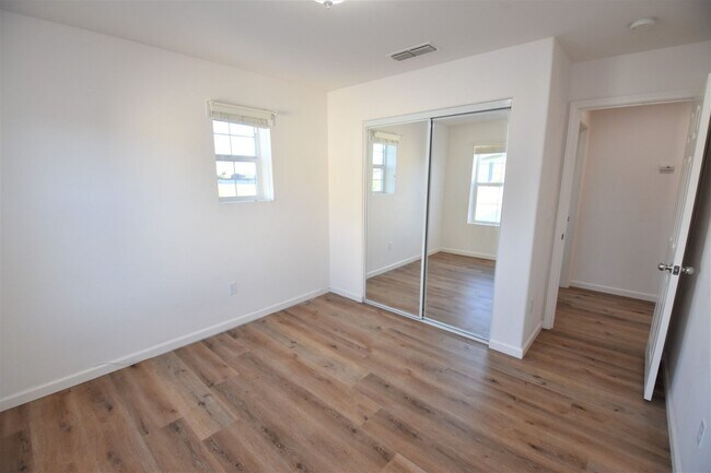 Building Photo - 3814 Black Butte Rd