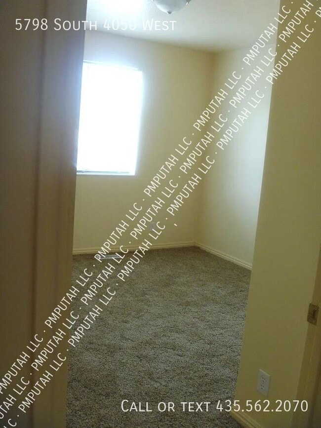 Building Photo - 5798 4050 W St