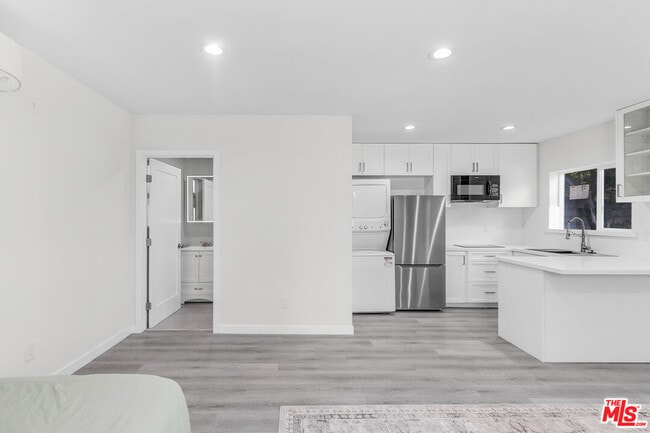 Building Photo - 22305 Gilmore St