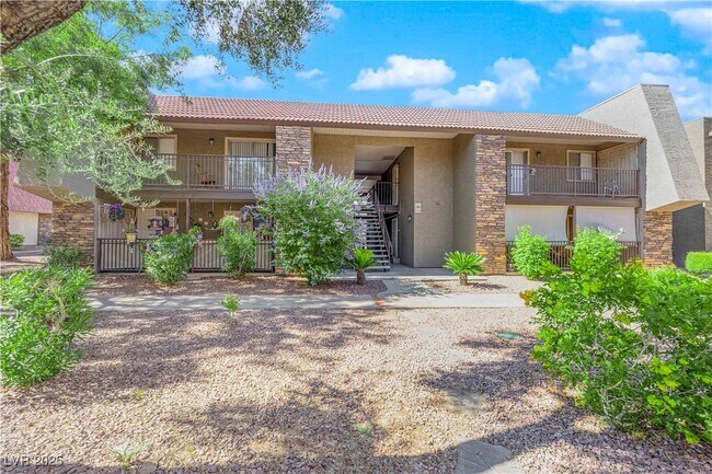 Building Photo - 5242 River Glen Dr