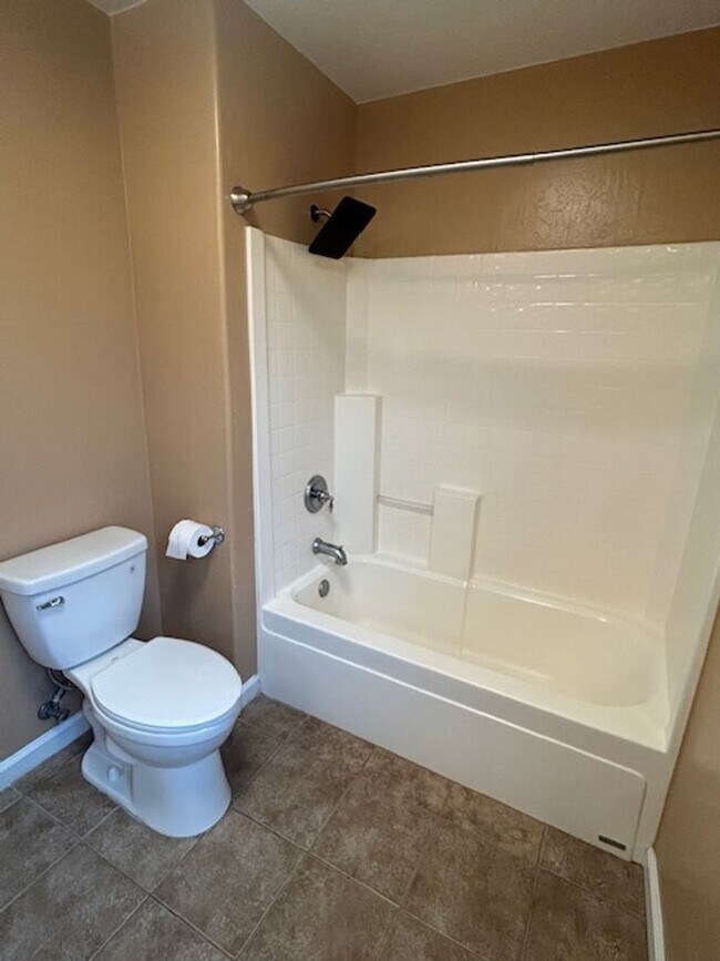 Building Photo - 4 Bedroom 2.5 Bathroom in NW Visalia with a Pool!! Just in Time for Summer!!!