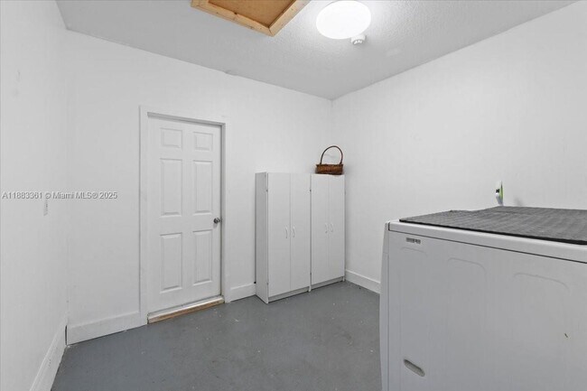Building Photo - 15327 SW 179th Terrace
