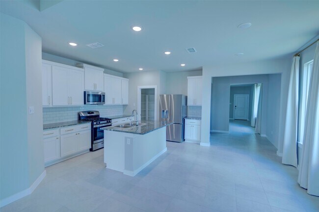 Building Photo - 7215 Clearwater Cv Dr