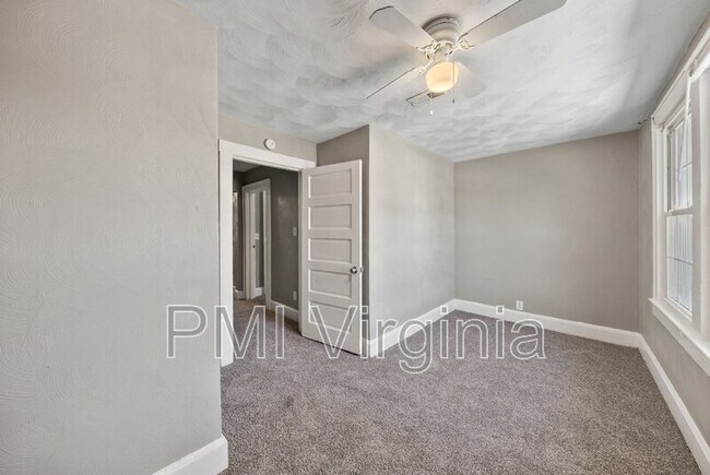 Building Photo - 259 A View Ave
