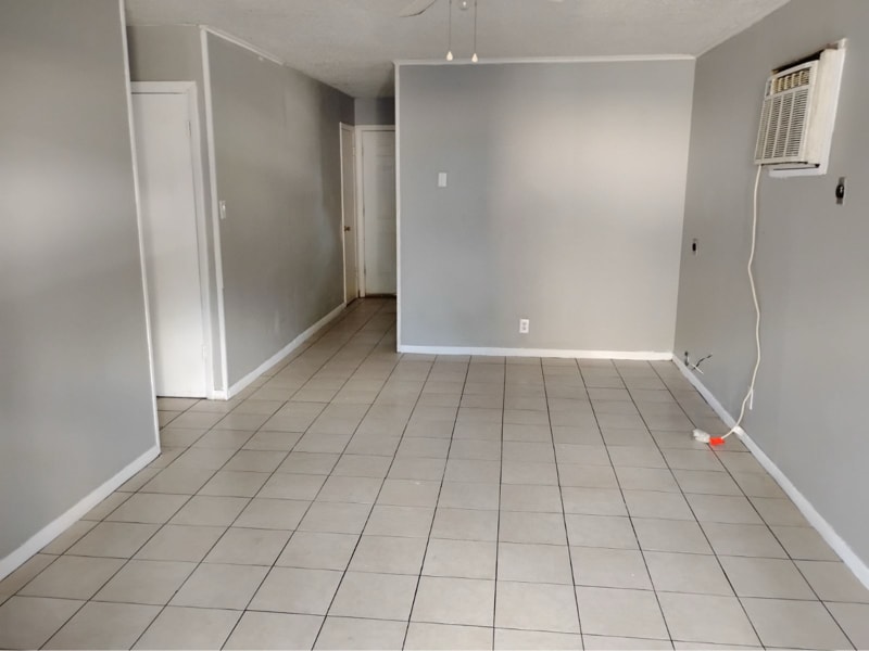 Building Photo - 301 E Arden Dr