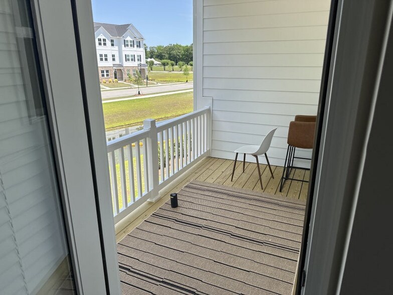 Building Photo - 9408 Sun Fountain Dr