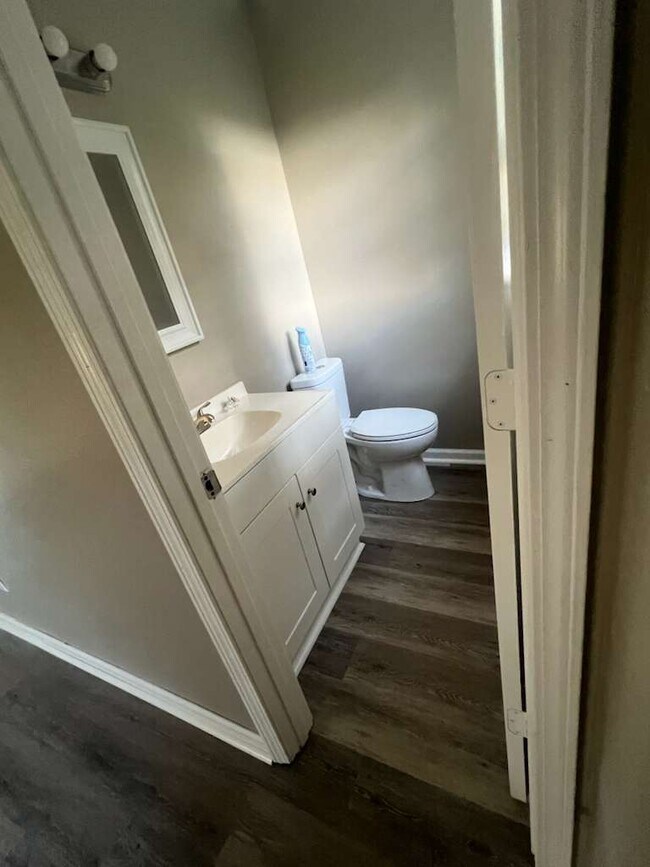 Building Photo - 10405 Riverbend Cir