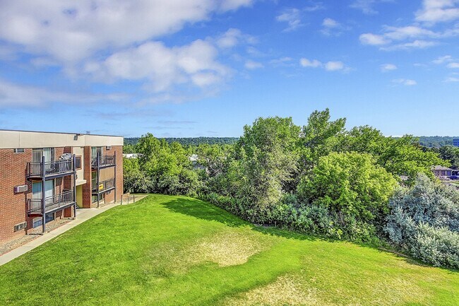 Building Photo - $940.95 with Half Off the first month's rent, 1 Bed, 1 Bath, Condo in Denver with Cozy Fireplace!