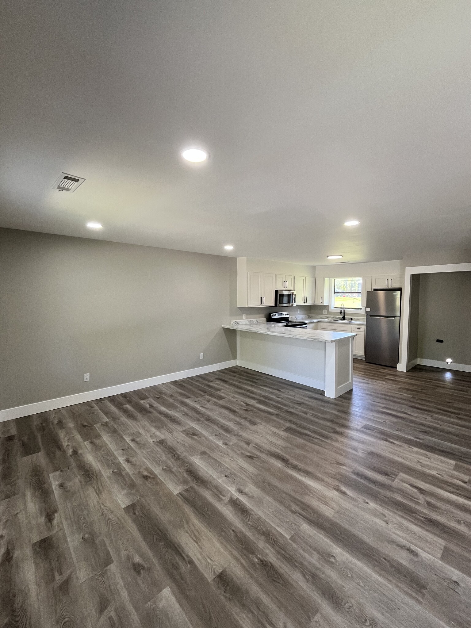 Building Photo - 971 Shannon Dr