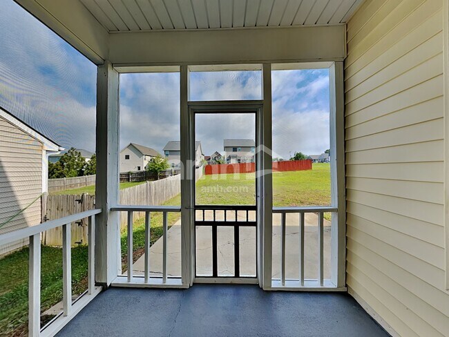 Building Photo - 209 Haywood Ln