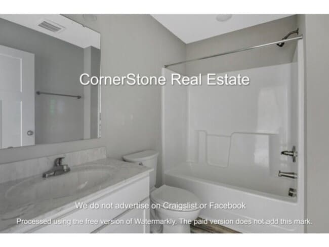 Building Photo - 2854 Little Dr