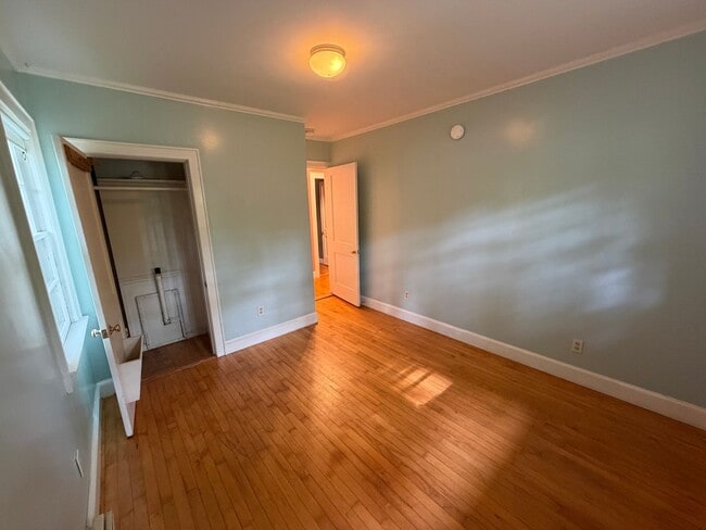 Building Photo - 3BD/1BA Single Family Home in Westbrook - Available Now
