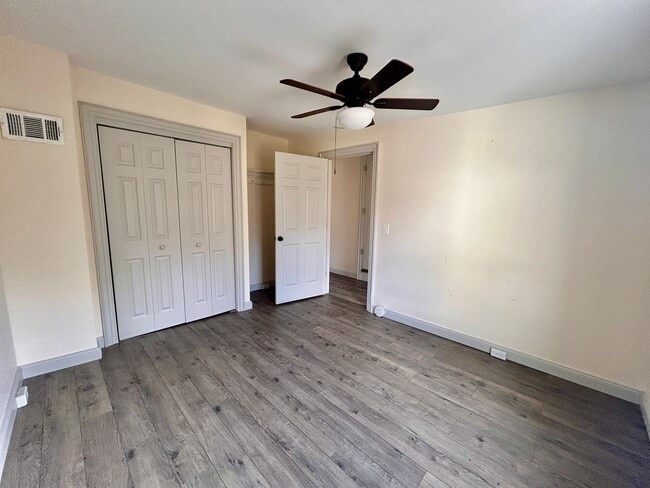 Building Photo - Charming 3 Bedroom Lancaster Home with Yard and Laundry Hookups!