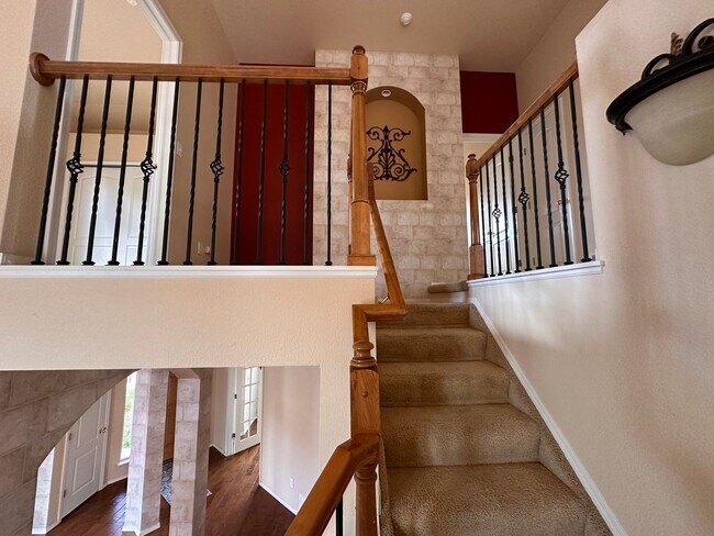 Building Photo - 2-Story in Pinecreek