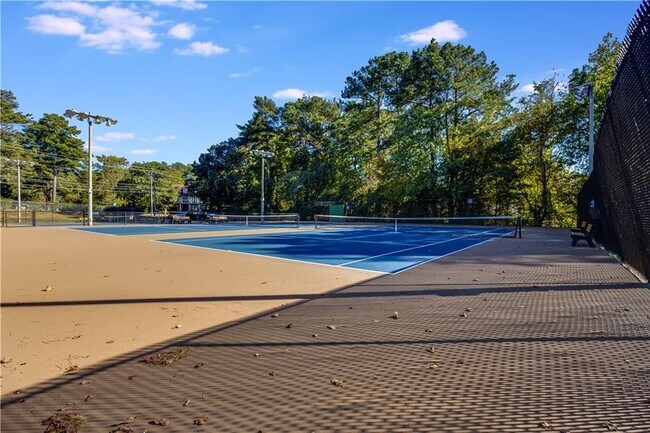 Building Photo - 1234 King Springs Ct SE