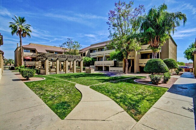 Building Photo - 1331 W Baseline Rd