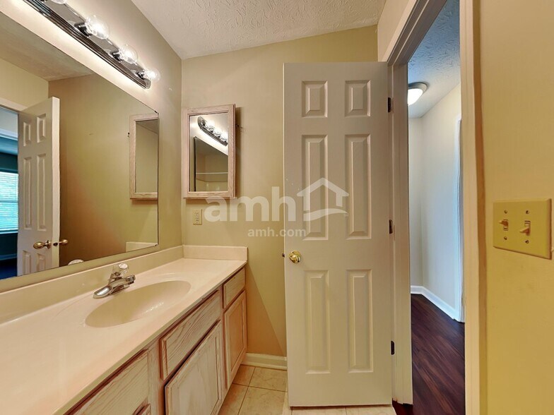 Building Photo - 1434 Preston Ct