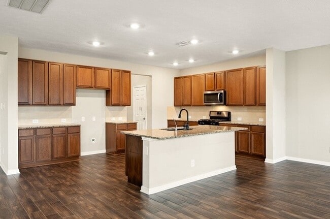 Building Photo - 14626 Lofty Cedar Dr