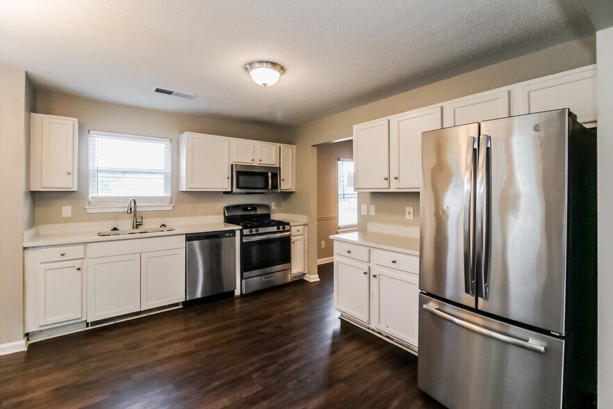 Building Photo - 2962 Knoll View Pl