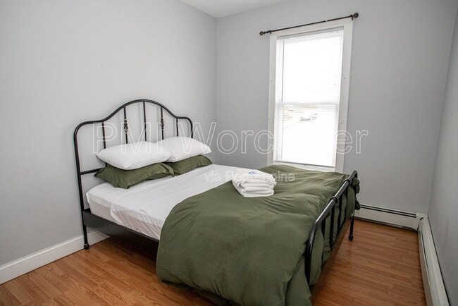 Building Photo - 73 Green Hill Pkwy