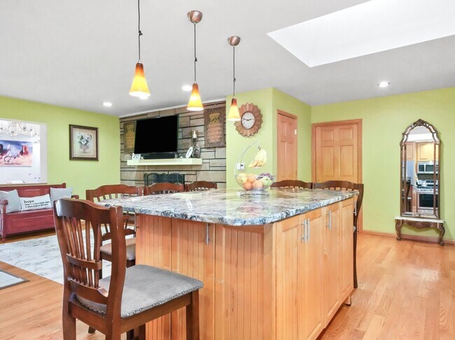 Building Photo - 8705 W 92nd Pl