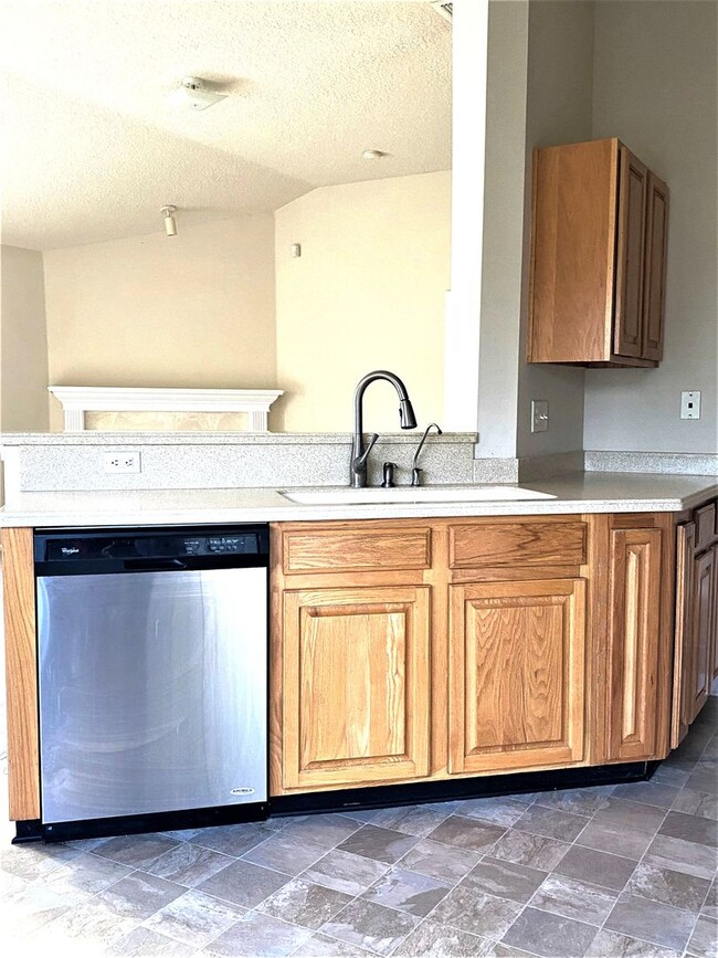 Building Photo - 9338 Prosperity Lake Dr
